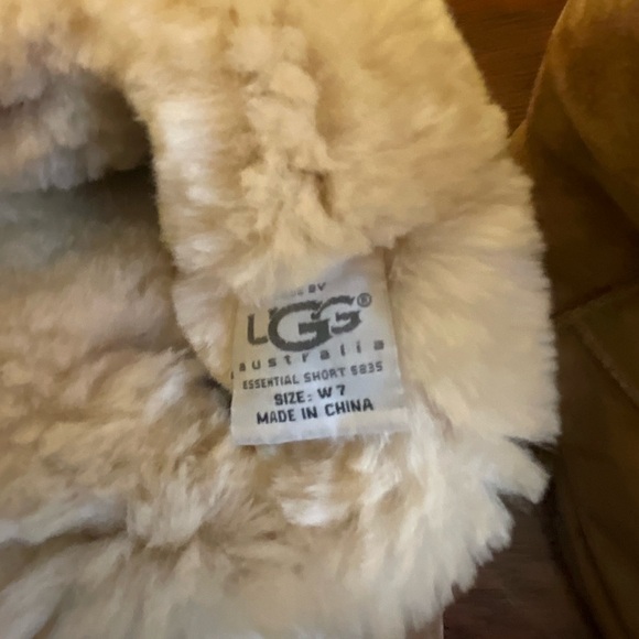 UGG cozy Tan Suede Boots - Picture 5 of 5